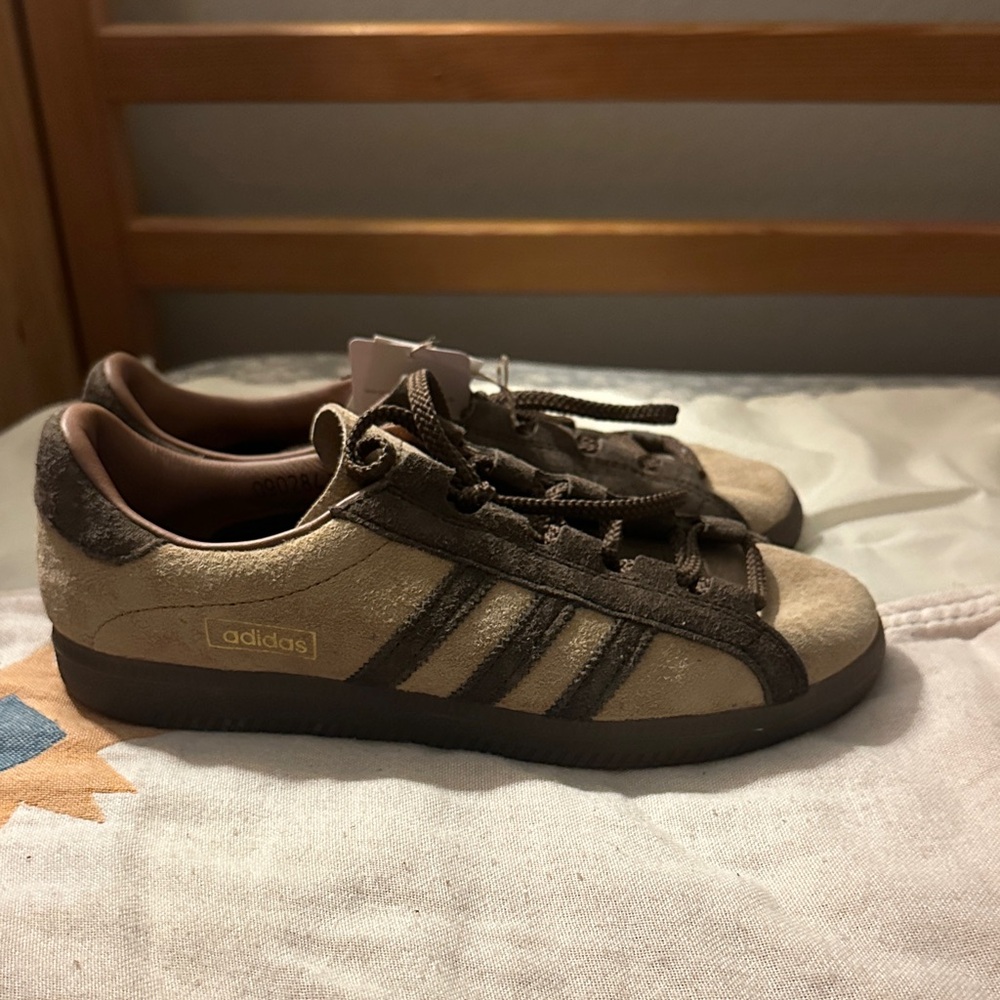 Adidas Stapfen Spzl  Sneakers in Brown and Tan